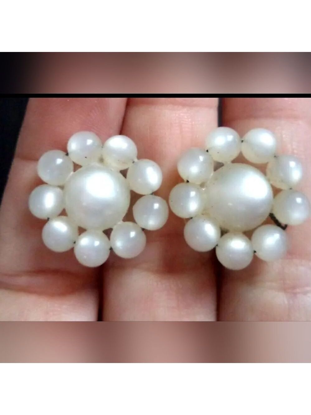 VINTAGE MOONGLOW BEADED 3/4" SCREW EARRINGS